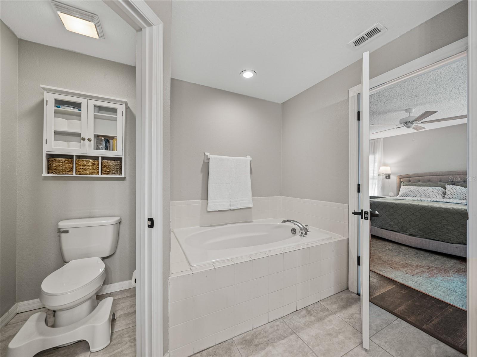 Image 38 of 66 For 541 Hatchwood Drive