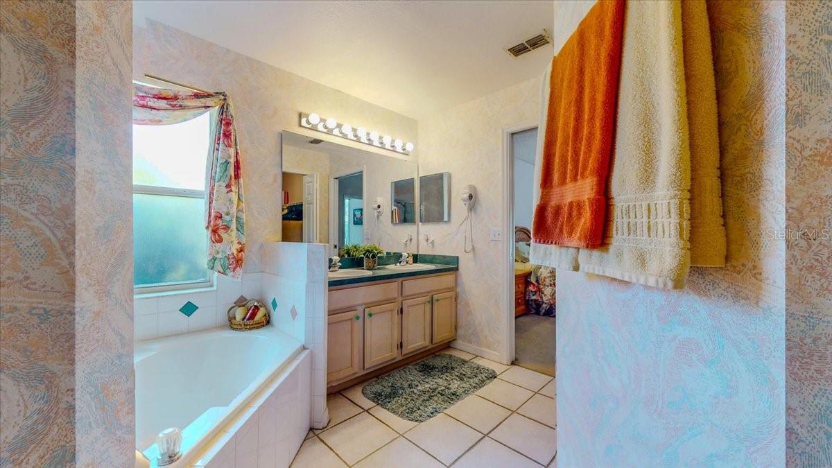 Image 16 of 48 For 1902 Southern Dunes Boulevard