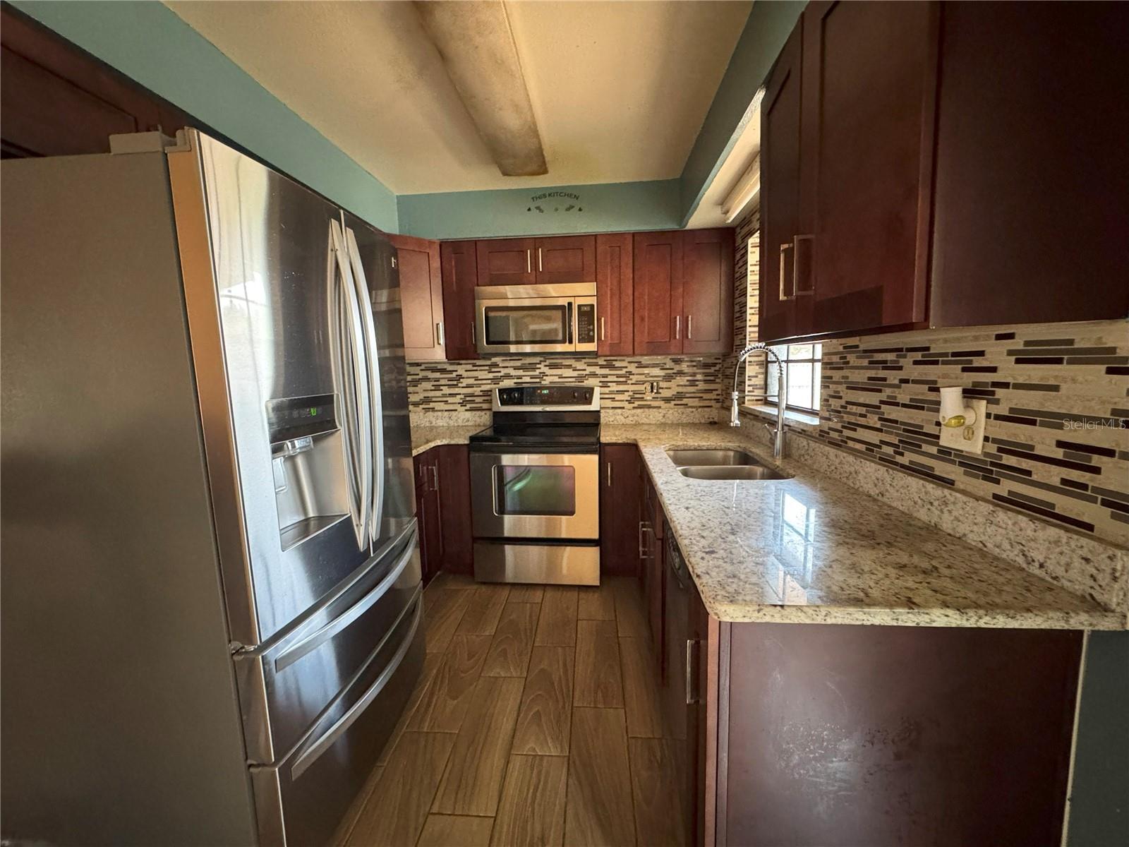 Image 4 of 19 For 4211 Sunny Land Drive