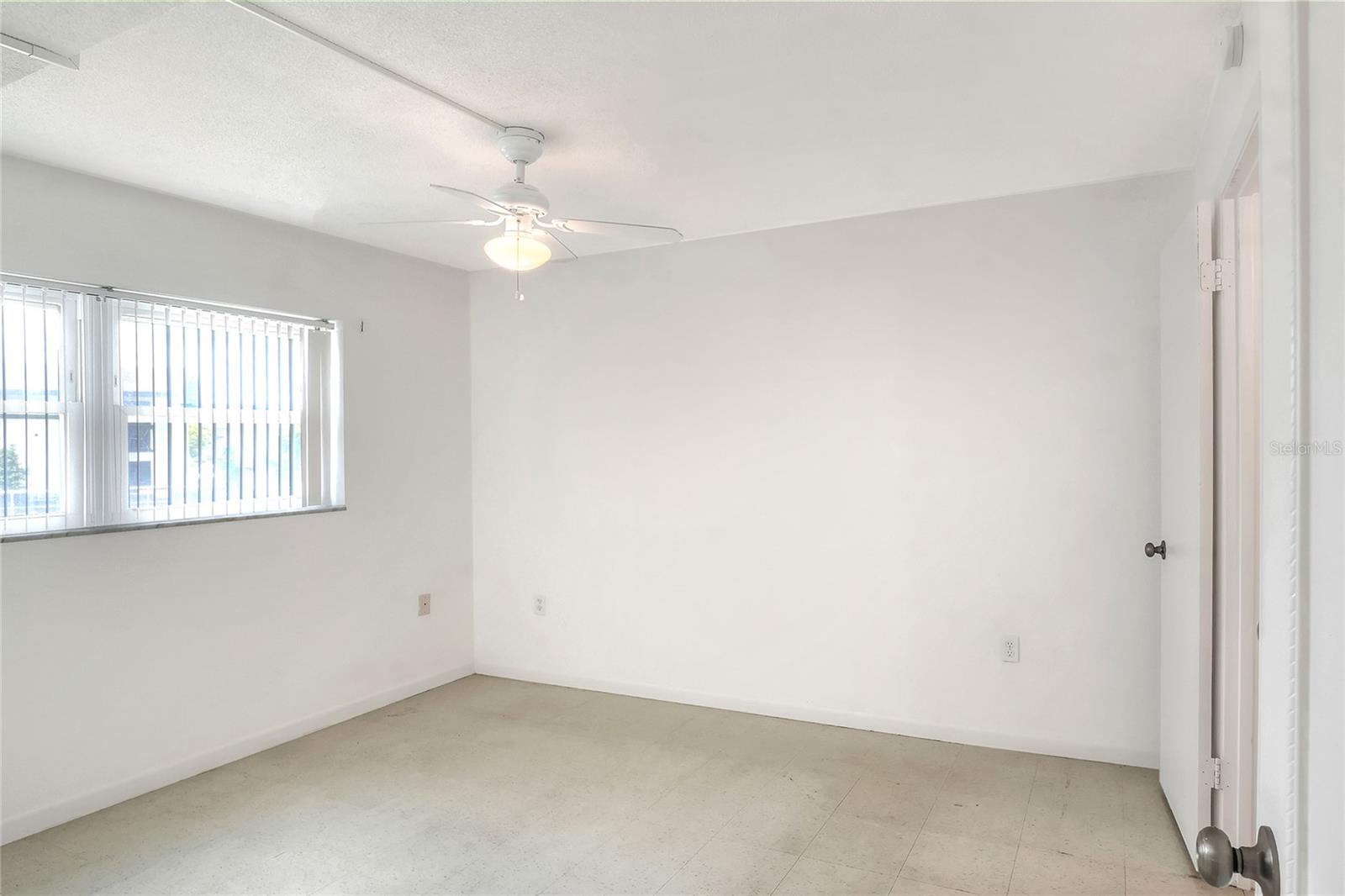 Image 18 of 40 For 900 Avenue Z Se B2