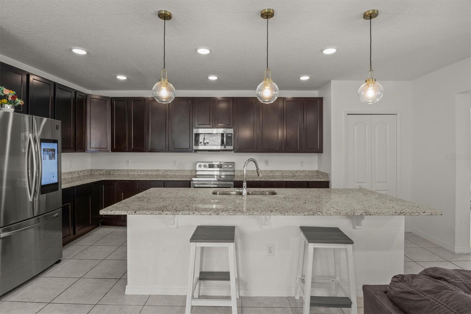 Image 11 of 33 For 622 Taft Drive