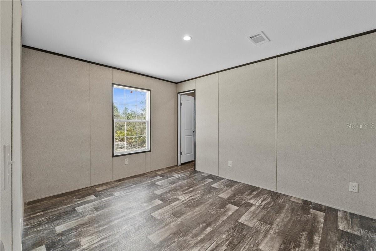 Image 23 of 26 For 1499 32nd Street Nw