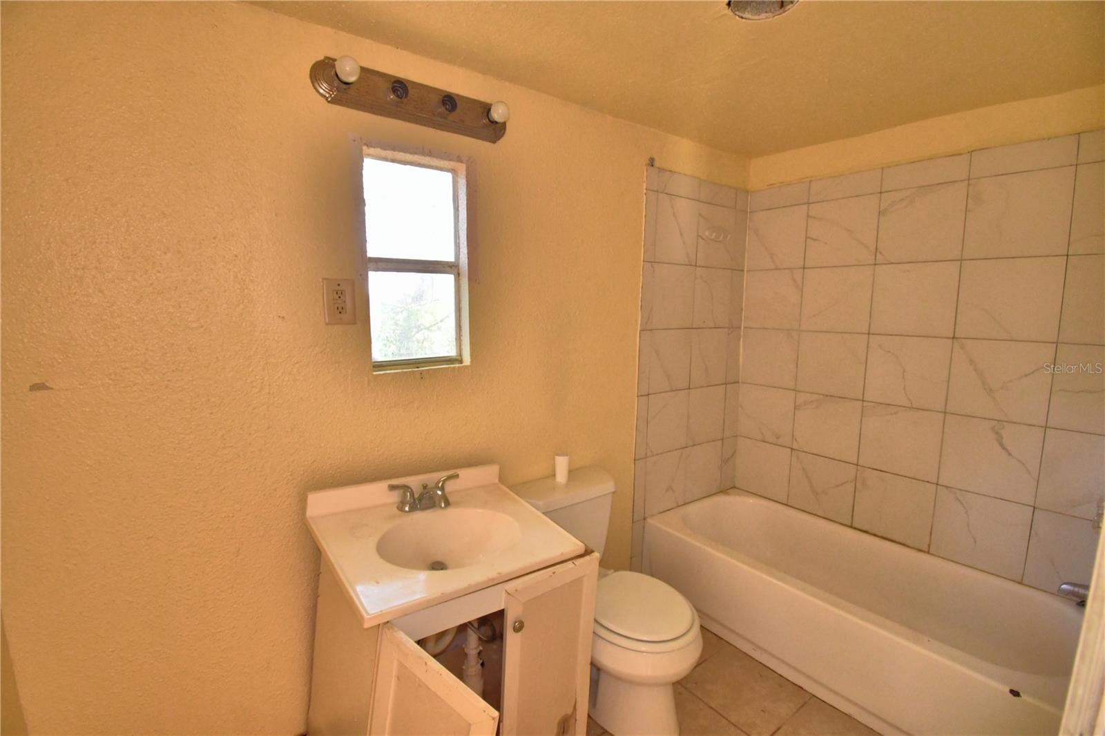 Image 67 of 76 For 1294 1-2 38th Street Nw
