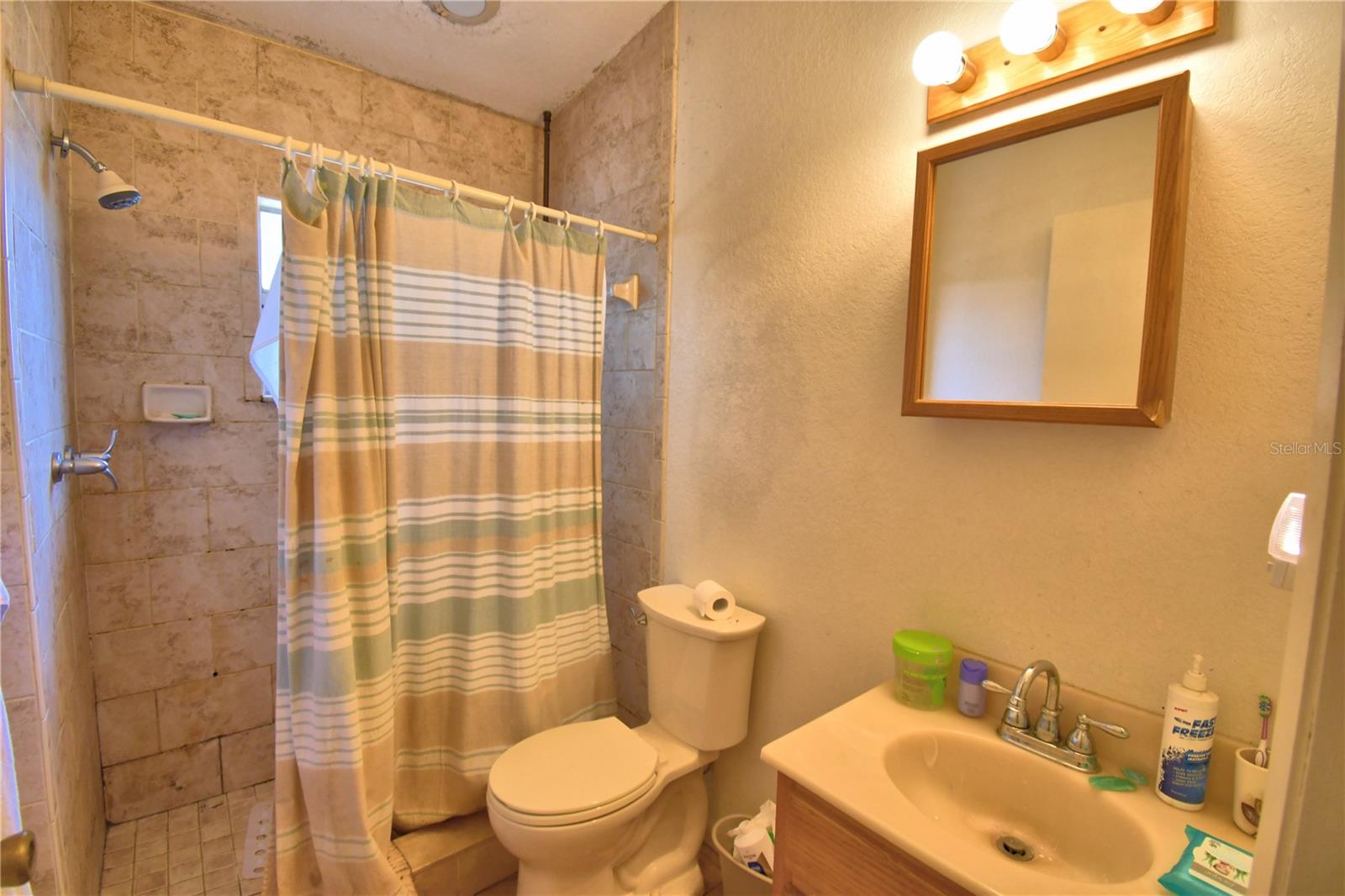Image 14 of 26 For 780 Oleander Drive Se