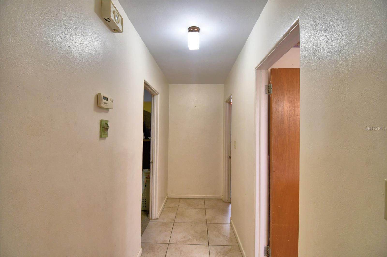 Image 15 of 26 For 780 Oleander Drive Se