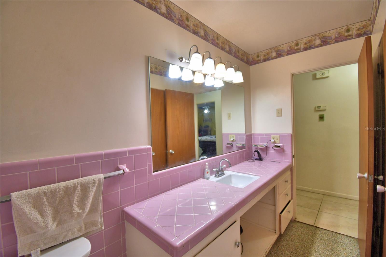 Image 17 of 26 For 780 Oleander Drive Se