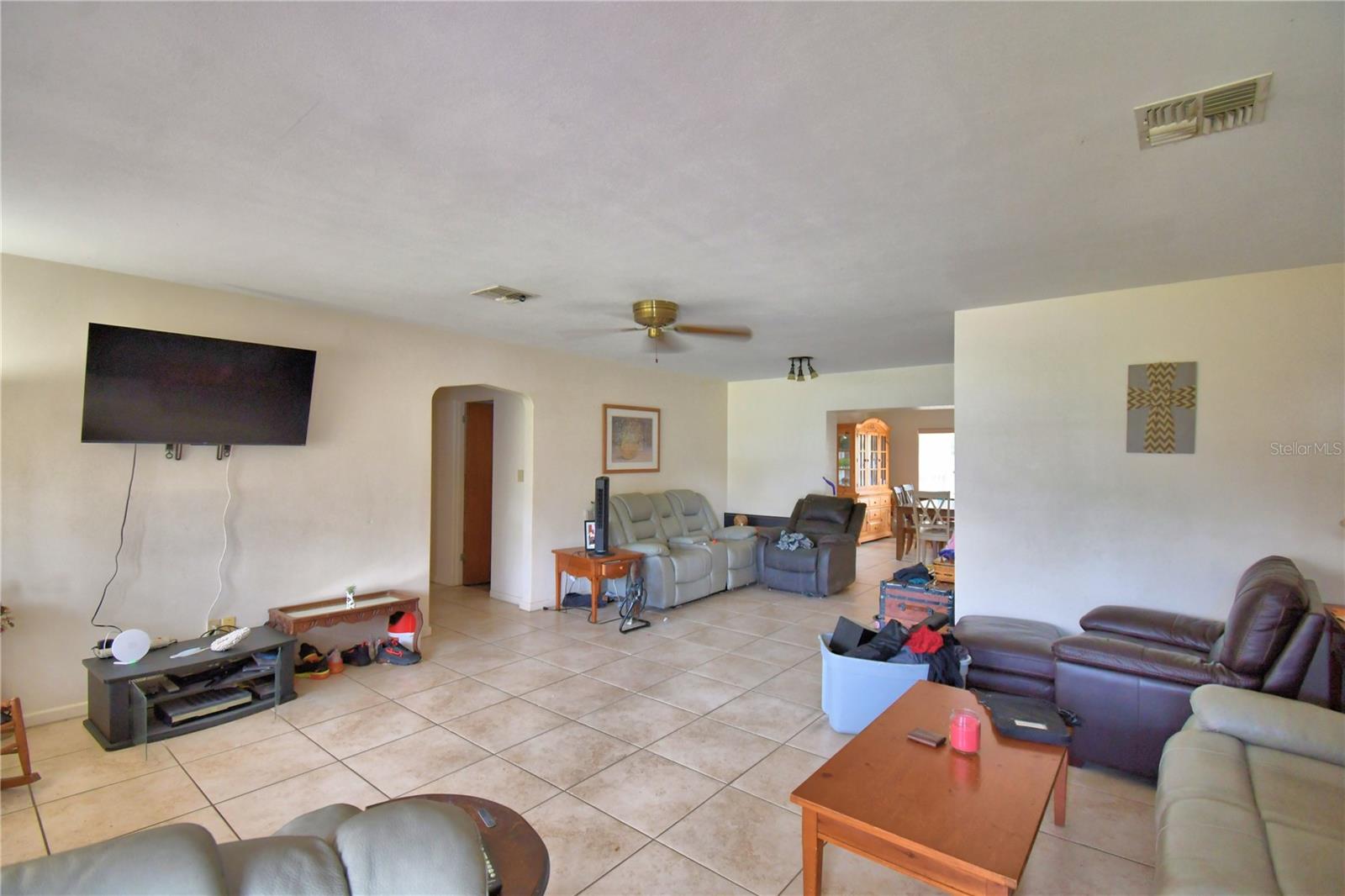 Image 3 of 26 For 780 Oleander Drive Se