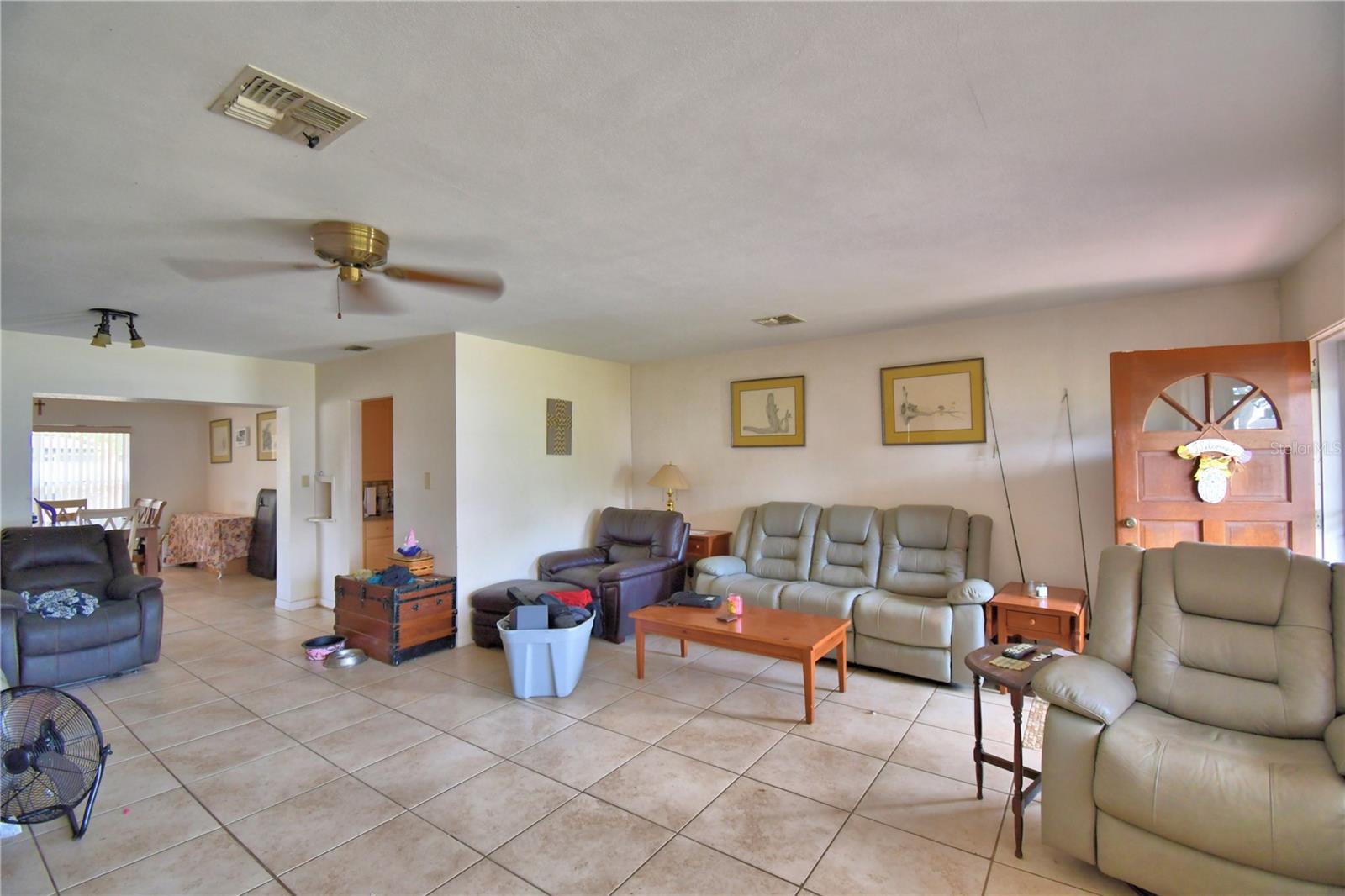 Image 4 of 26 For 780 Oleander Drive Se
