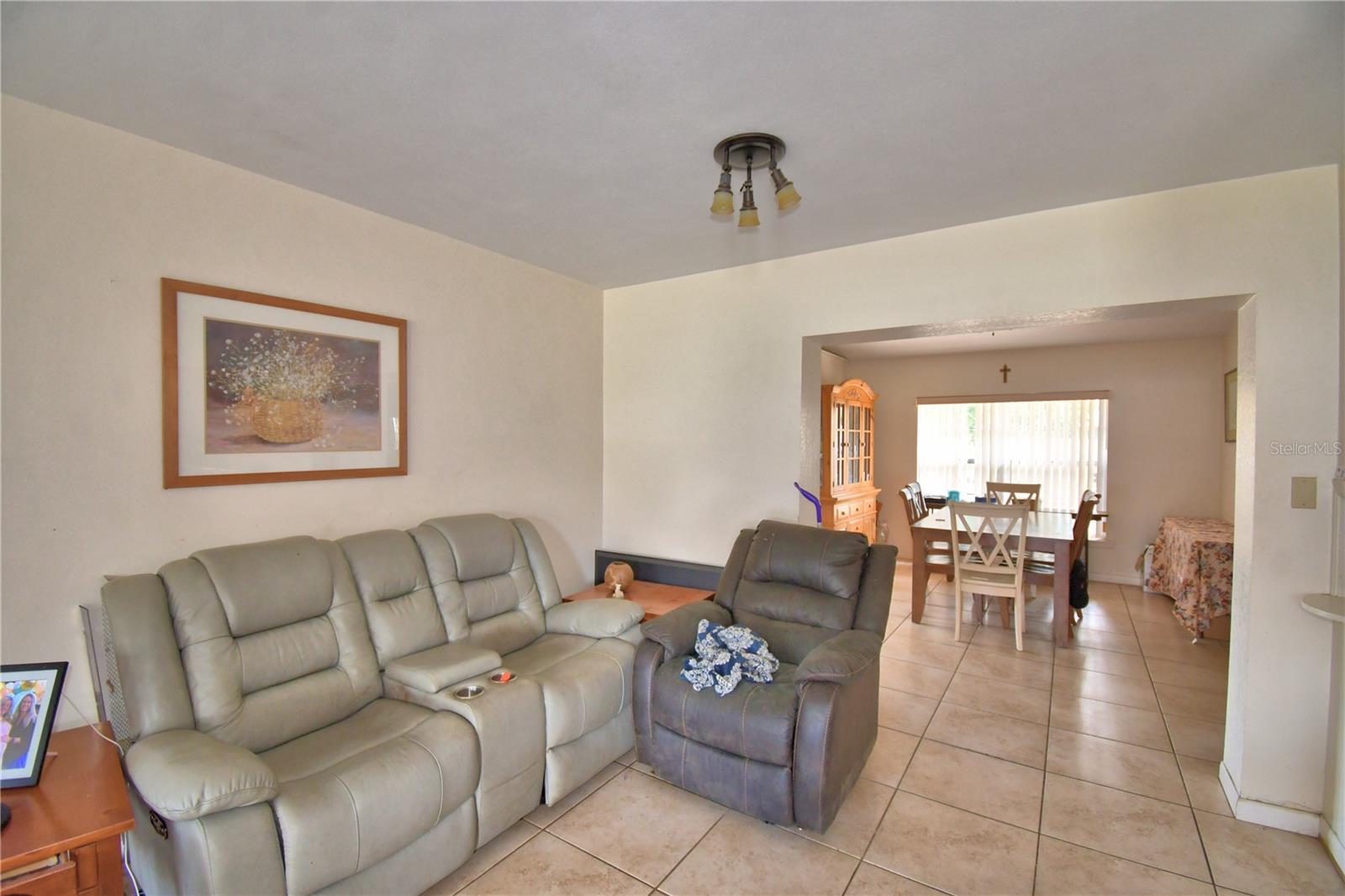 Image 7 of 26 For 780 Oleander Drive Se