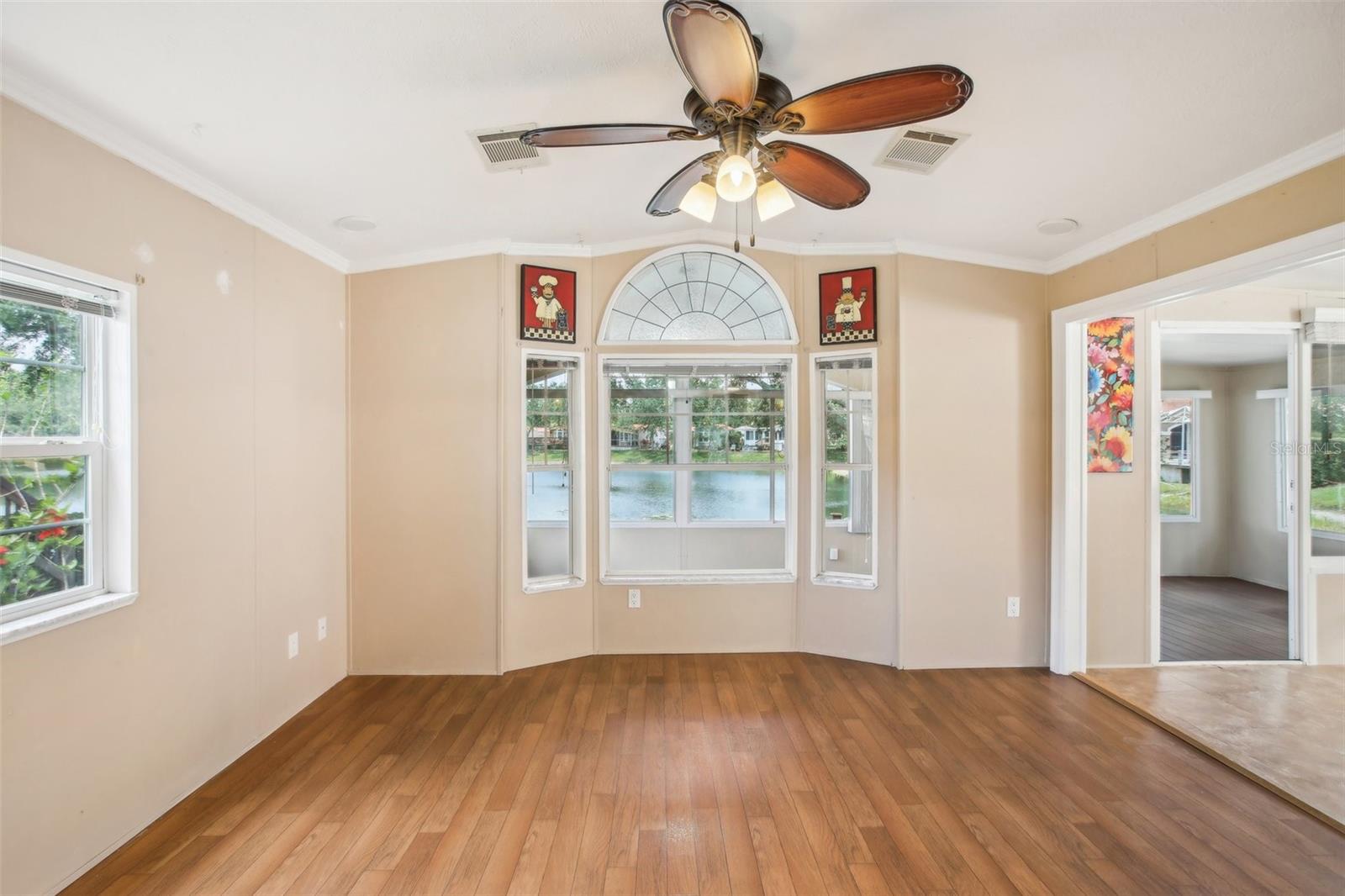 Listing photo id 12 for 6621 La Mesa Road