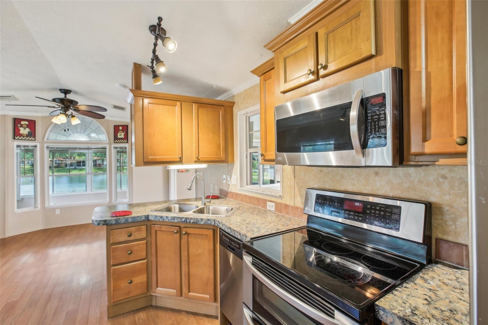 Listing photo id 17 for 6621 La Mesa Road