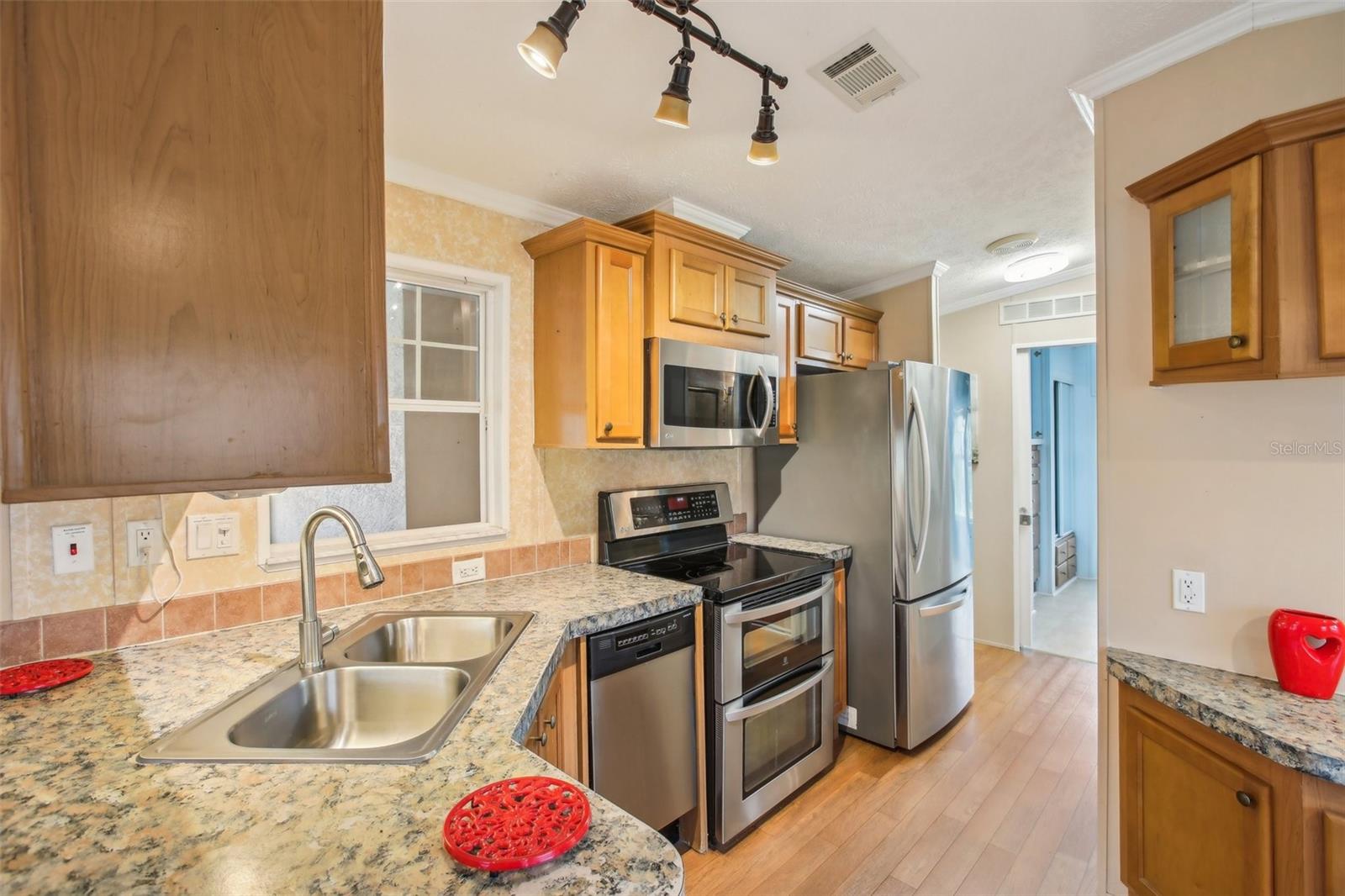 Listing photo id 18 for 6621 La Mesa Road