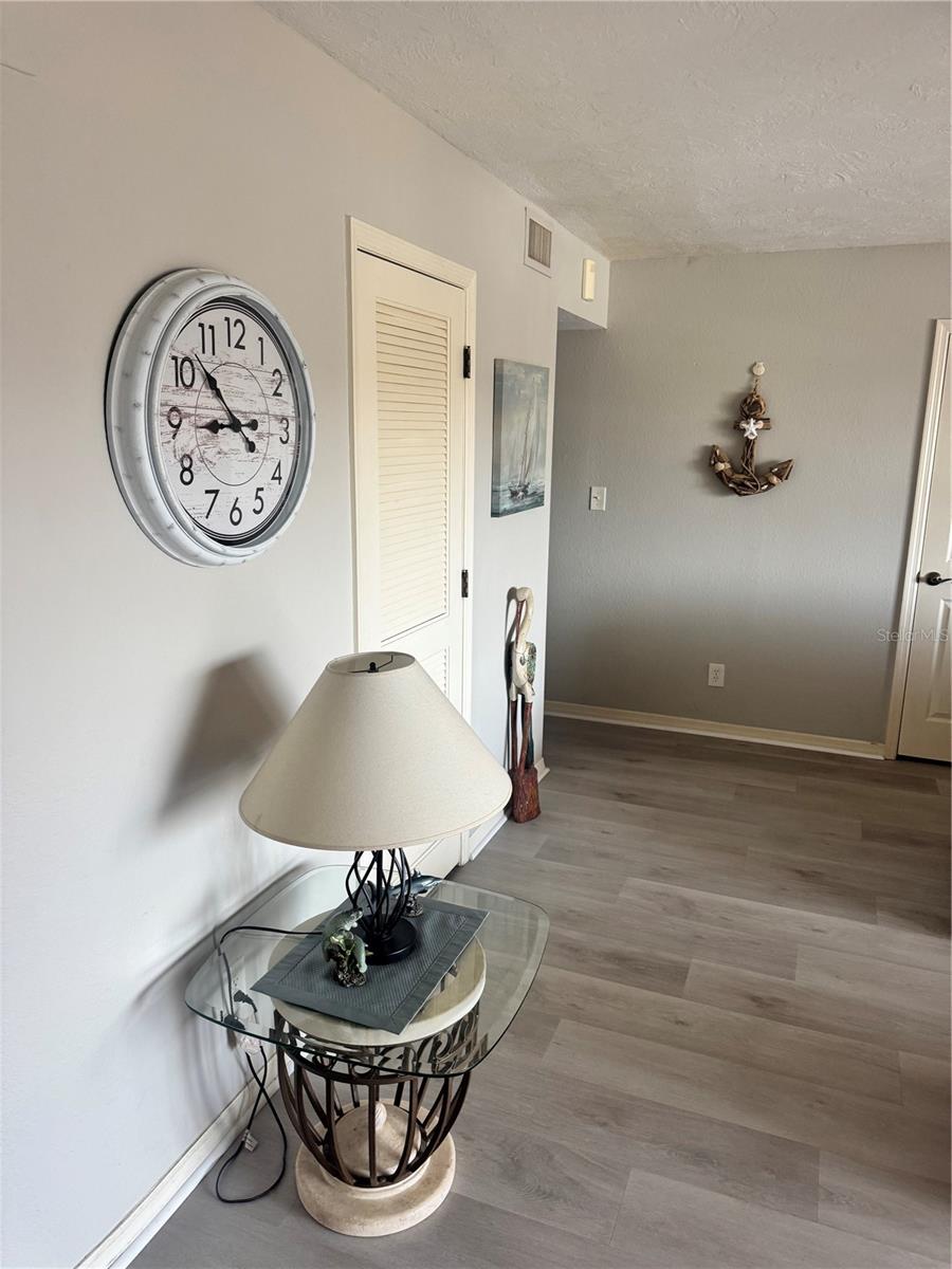 Image 11 of 47 For 23465 Harborview Road 824