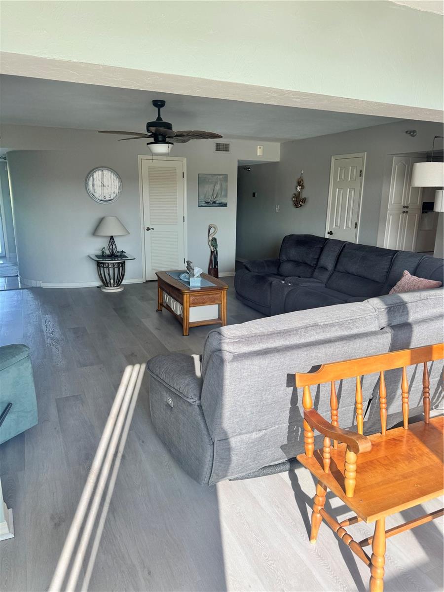 Image 12 of 47 For 23465 Harborview Road 824