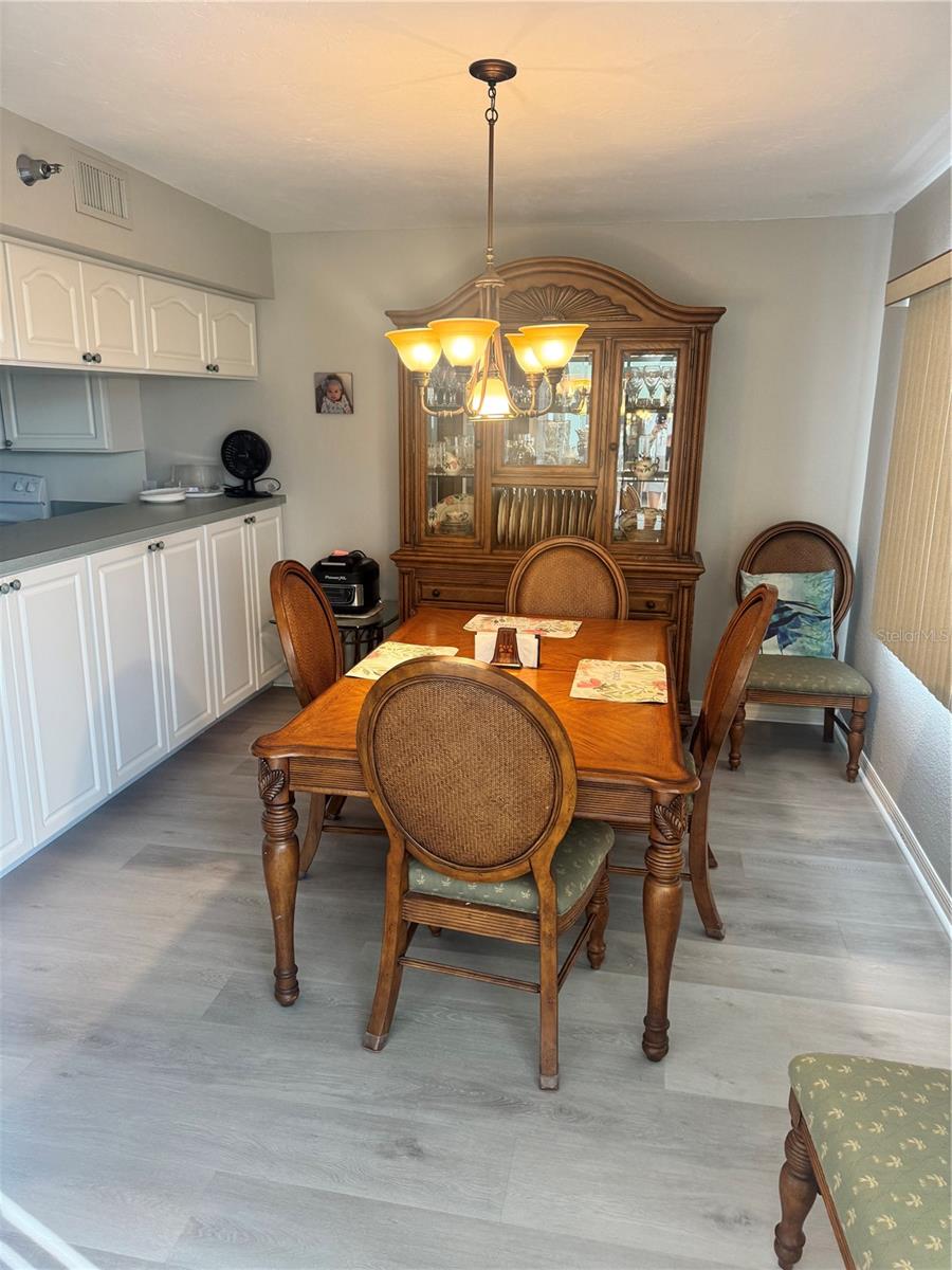 Image 15 of 47 For 23465 Harborview Road 824