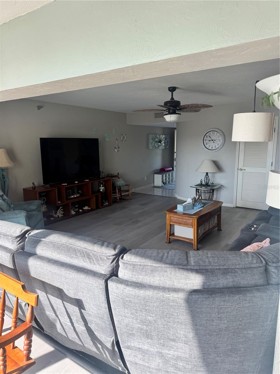 Image 18 of 47 For 23465 Harborview Road 824