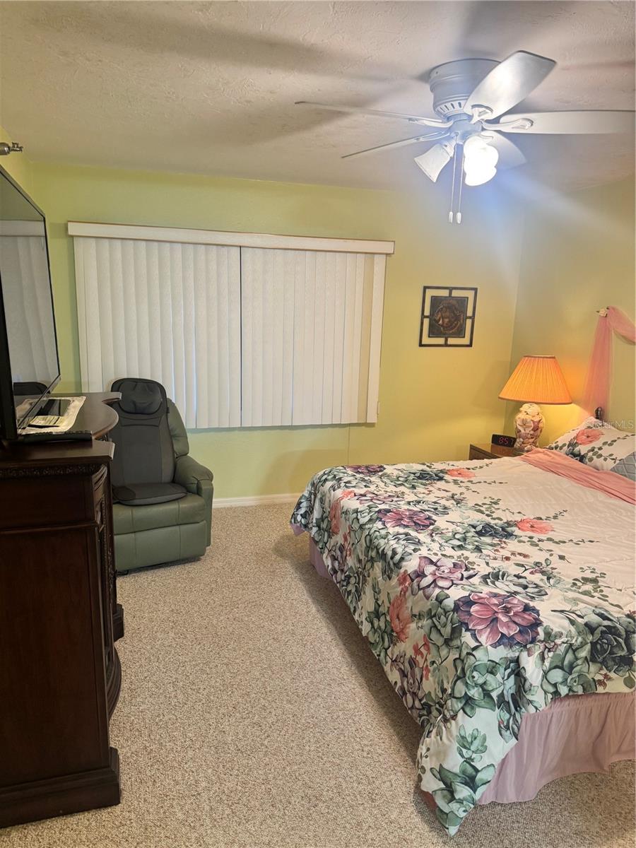 Image 22 of 47 For 23465 Harborview Road 824