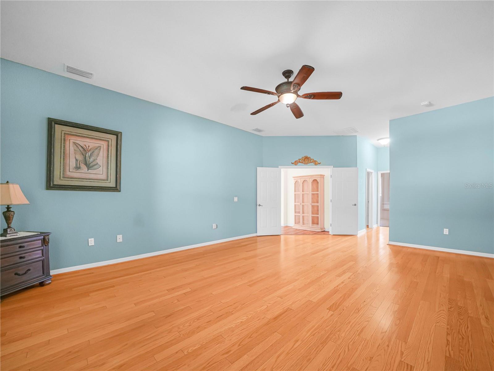 Image 11 of 69 For 4004 Sable Loop Drive