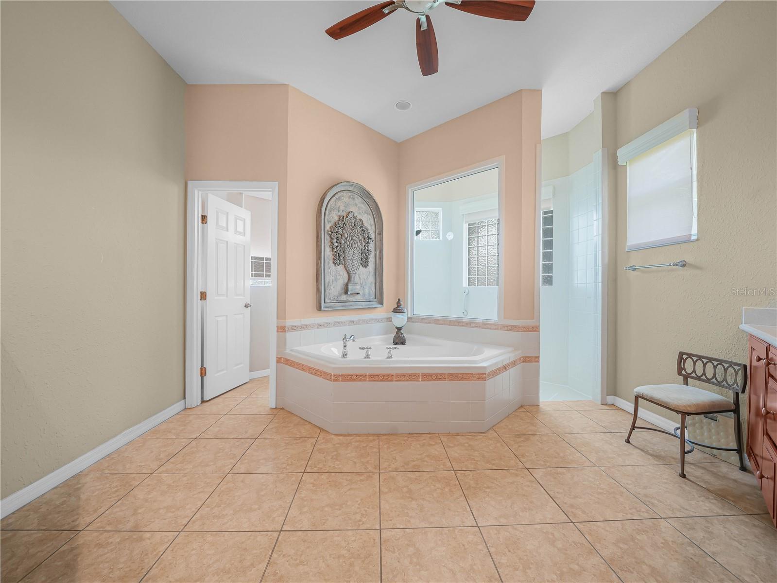 Image 15 of 69 For 4004 Sable Loop Drive