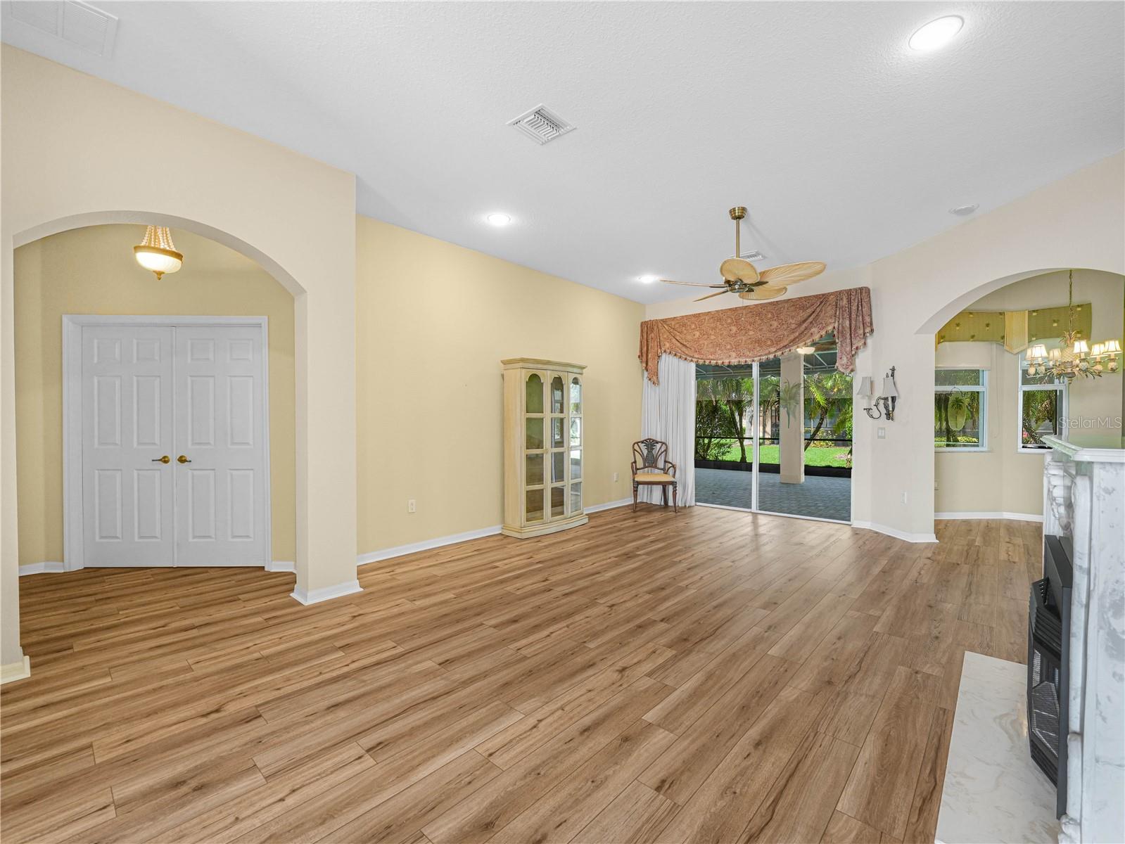 Image 7 of 69 For 4004 Sable Loop Drive