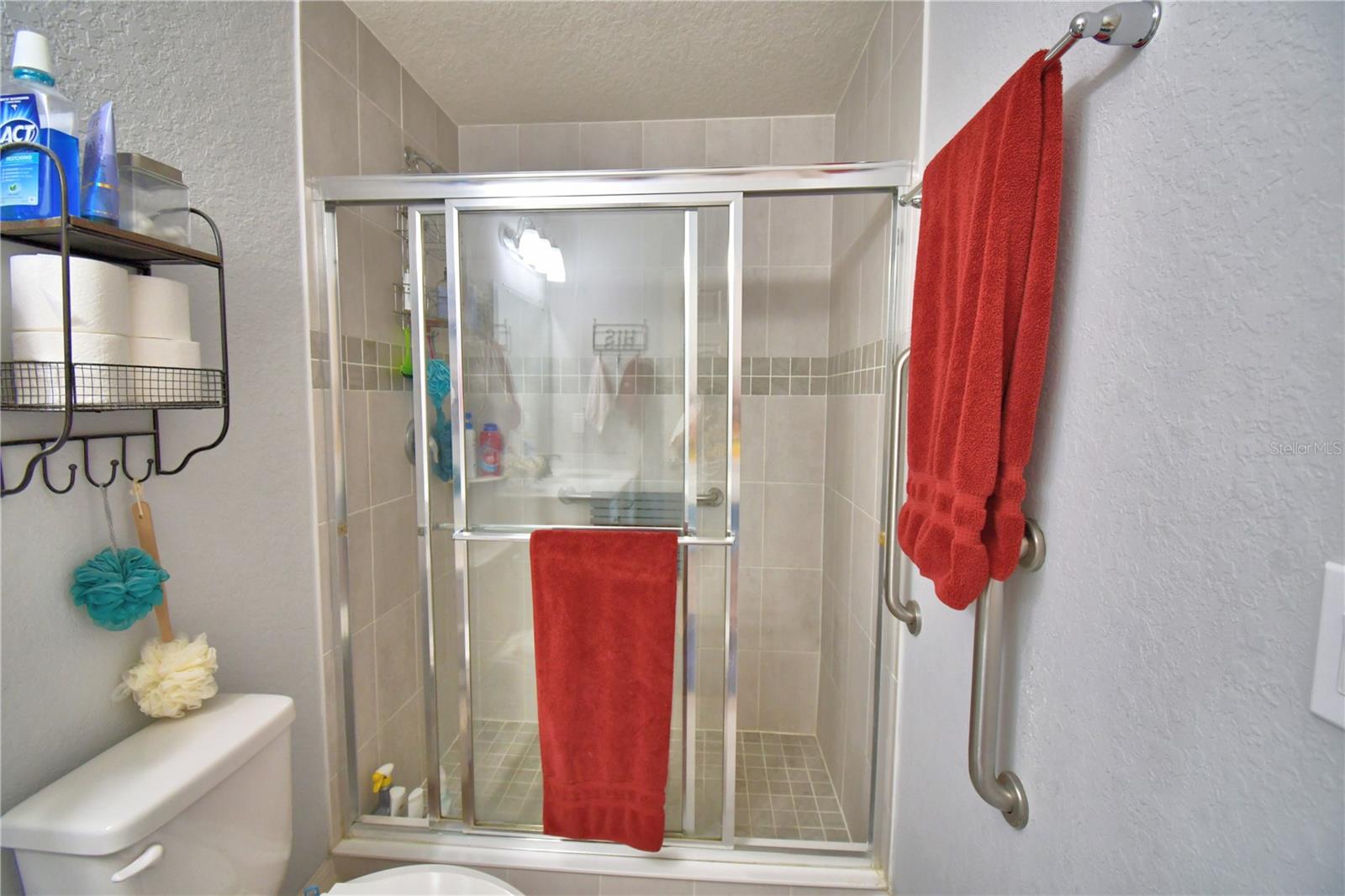 Image 16 of 28 For 879 Orleans Drive