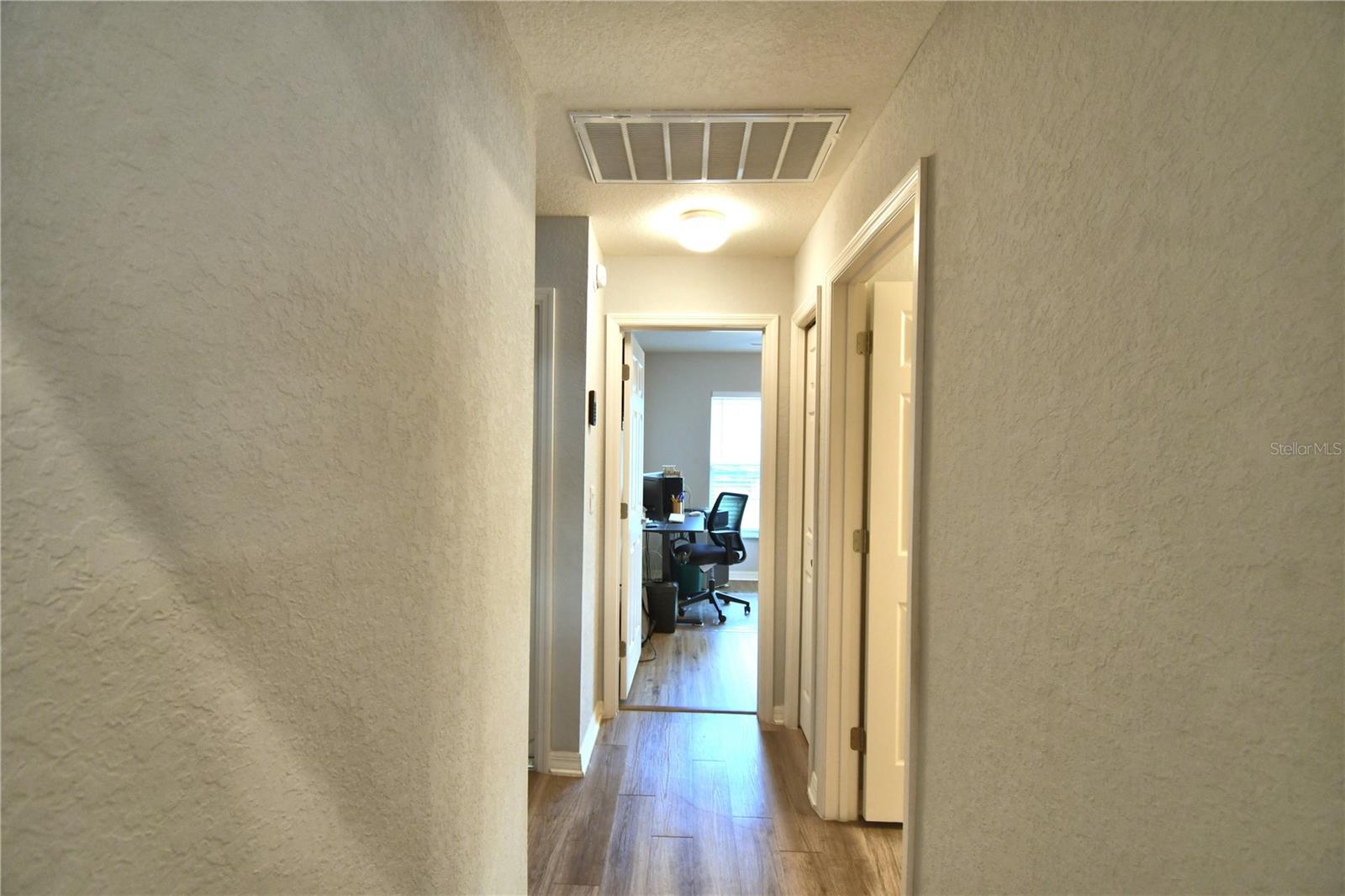 Image 17 of 28 For 879 Orleans Drive