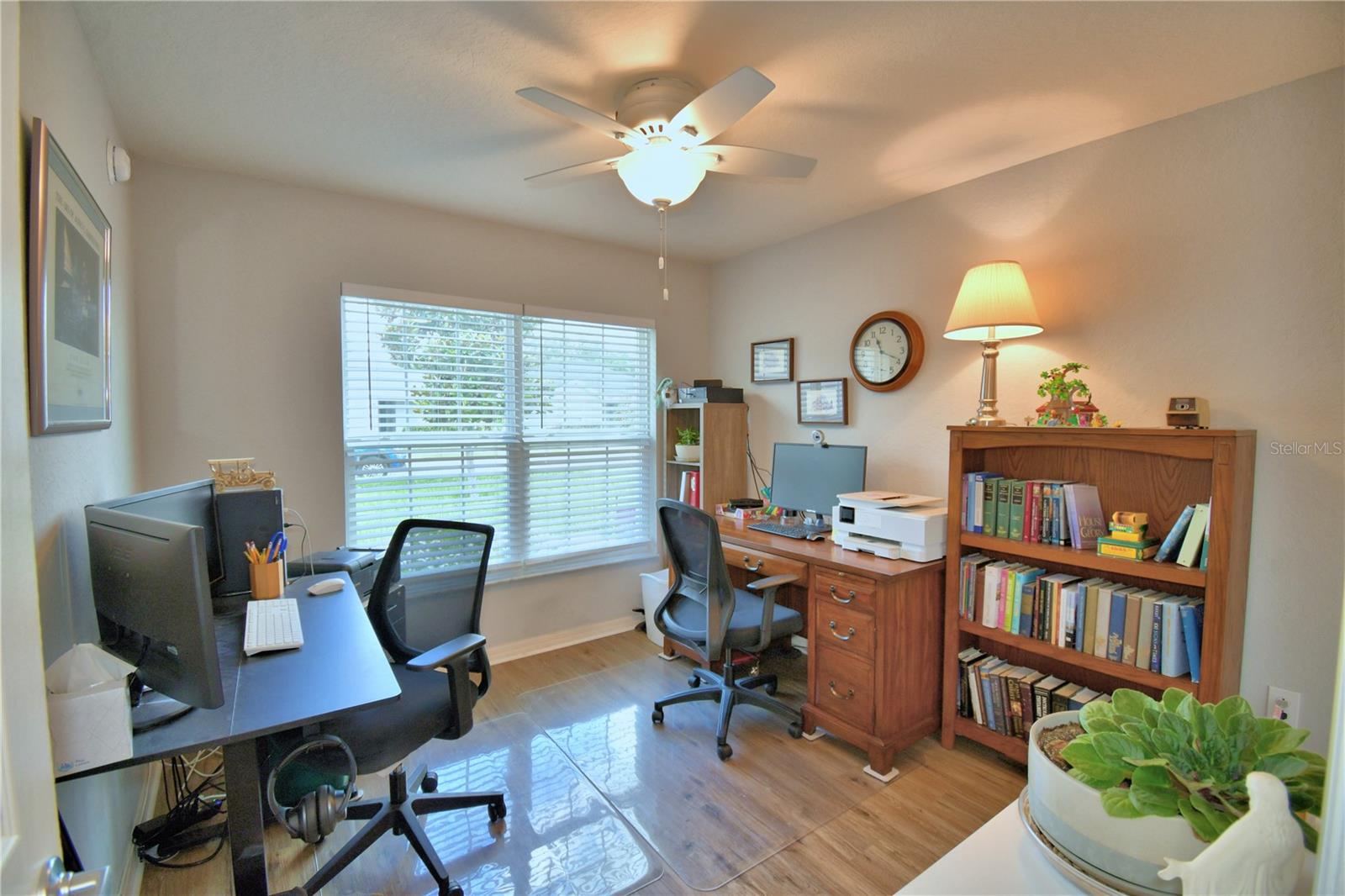 Image 23 of 28 For 879 Orleans Drive