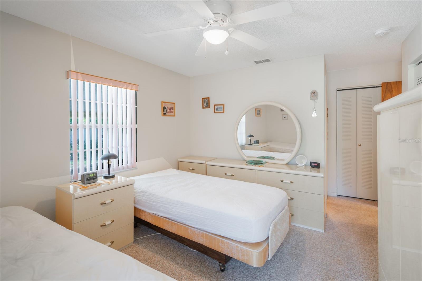 Image 8 of 20 For 1408 Thousand Roses Drive S