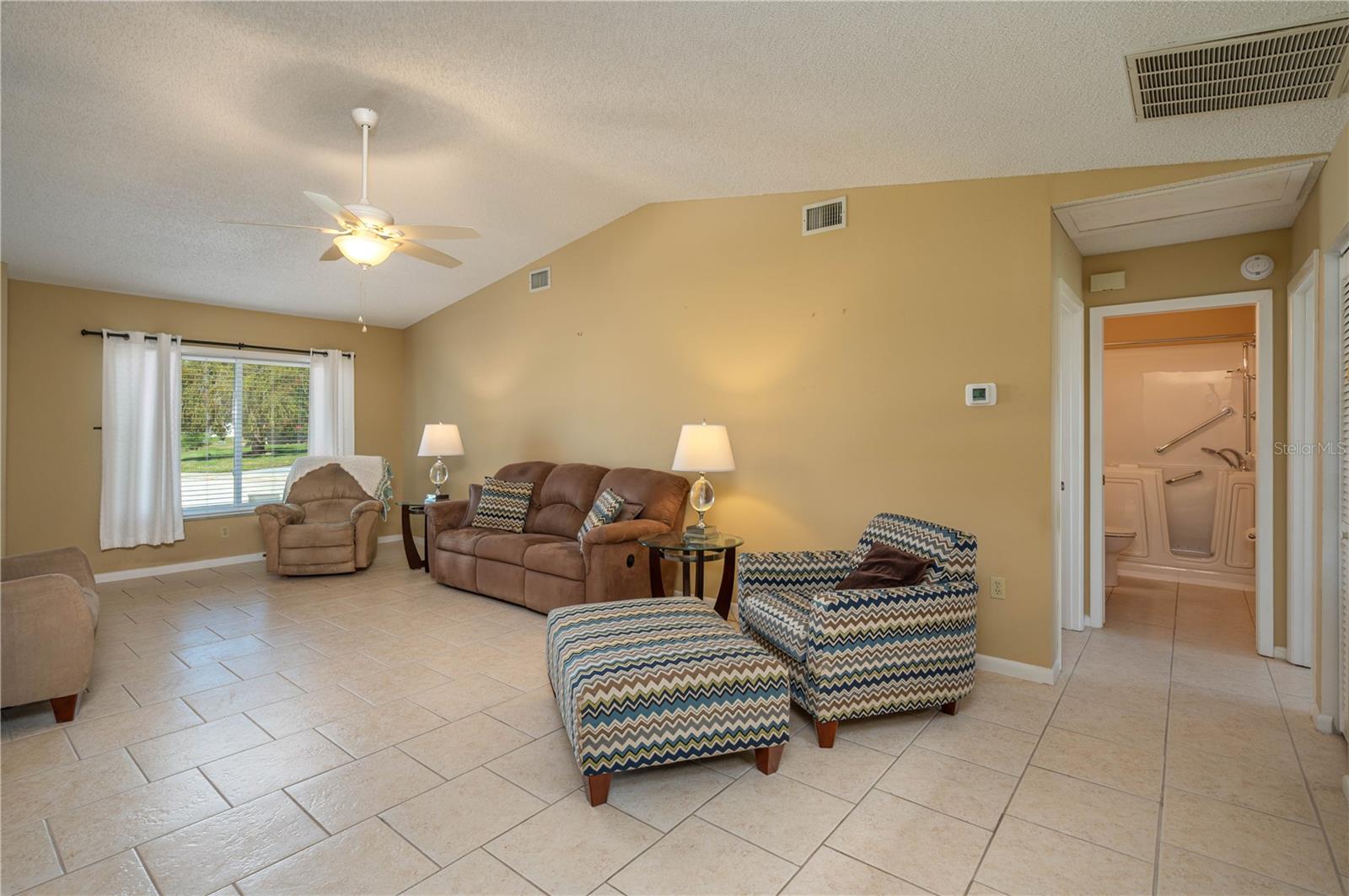 Image 21 of 38 For 3245 Prairie Dunes Circle E