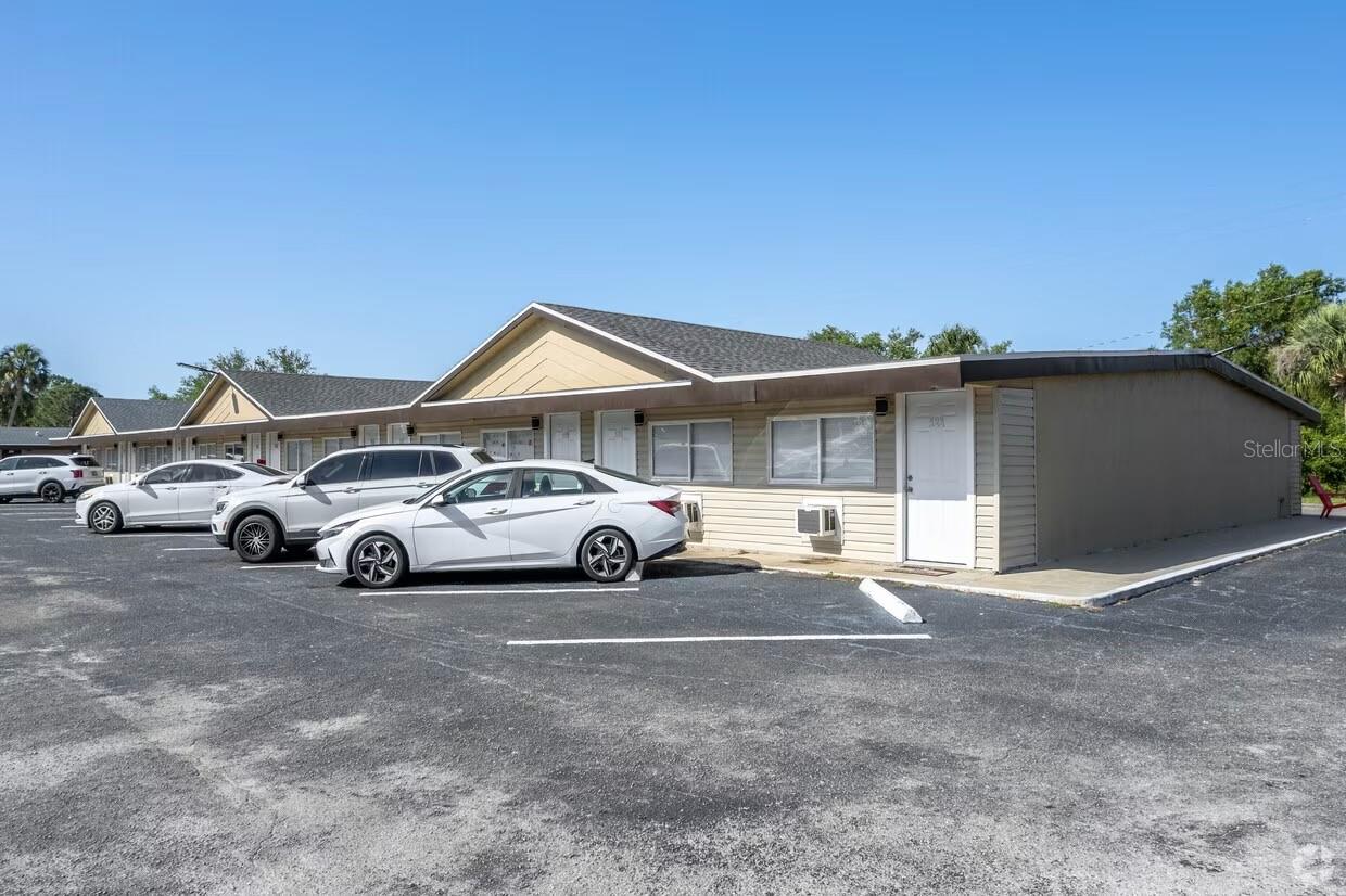 Image 3 of 22 For 21380 Hwy 27  306