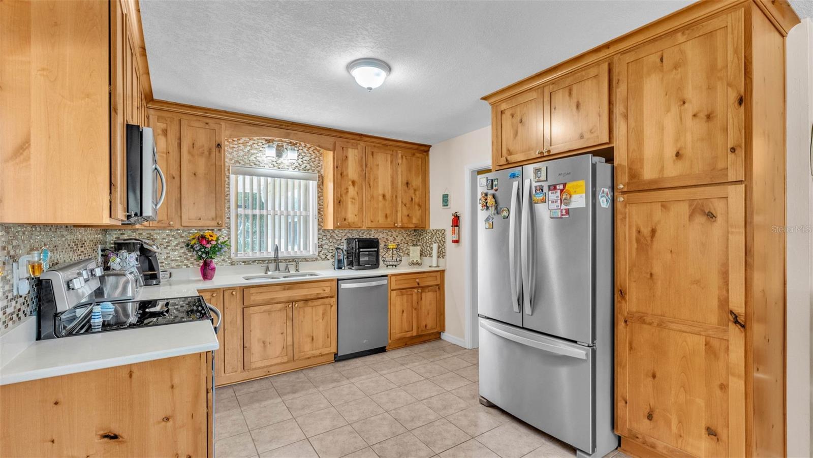 Image 14 of 42 For 616 Oriole Drive