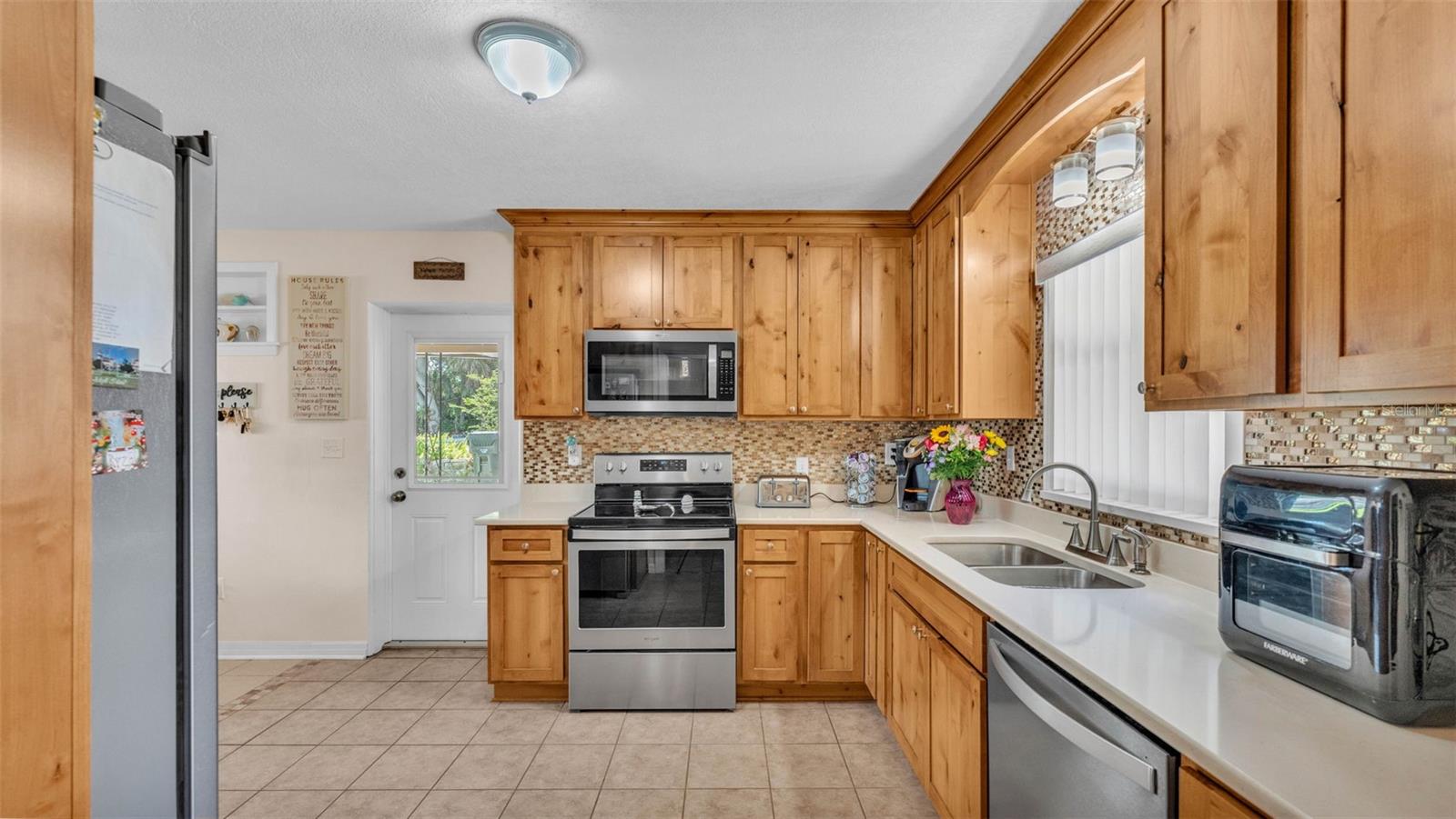 Image 17 of 42 For 616 Oriole Drive