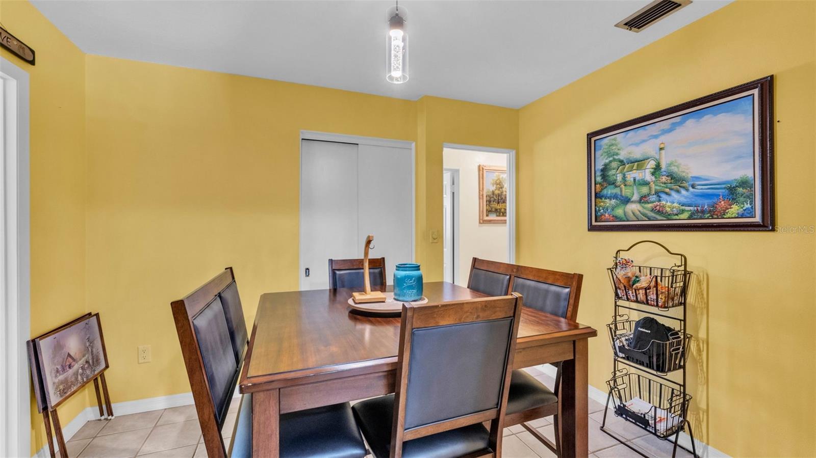 Image 18 of 42 For 616 Oriole Drive