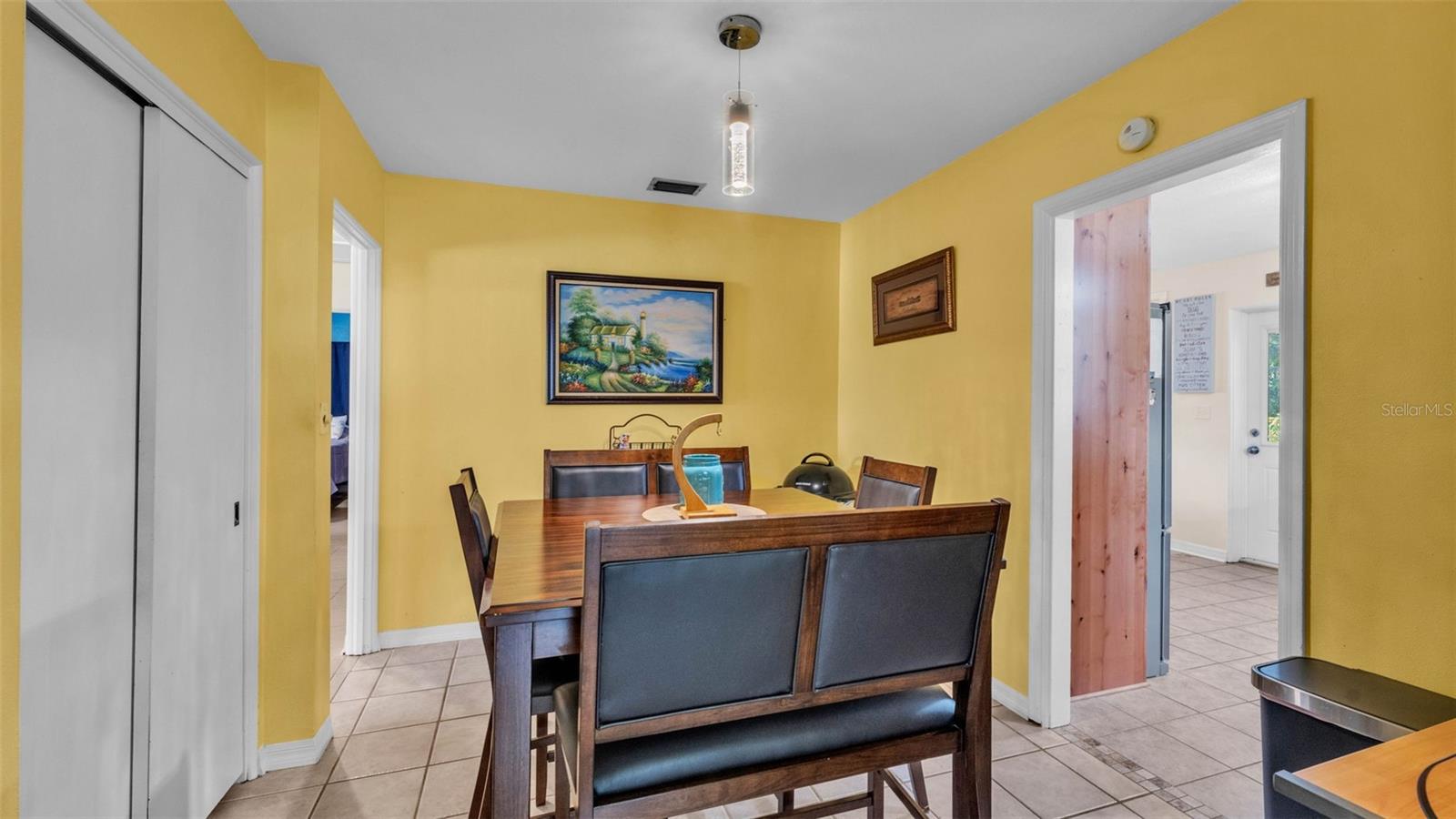 Image 23 of 42 For 616 Oriole Drive