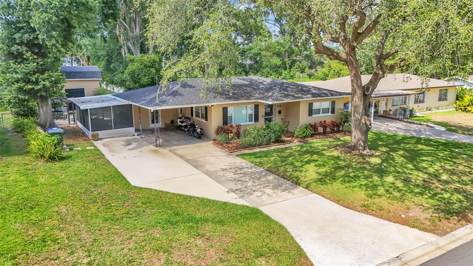 Image 3 of 42 For 616 Oriole Drive