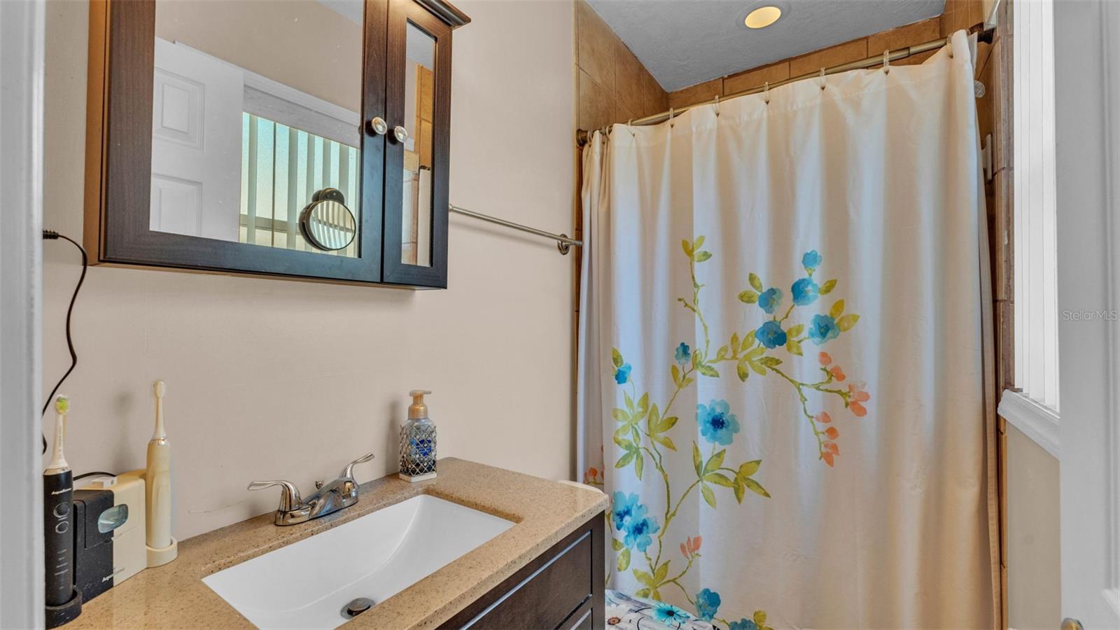 Image 30 of 42 For 616 Oriole Drive