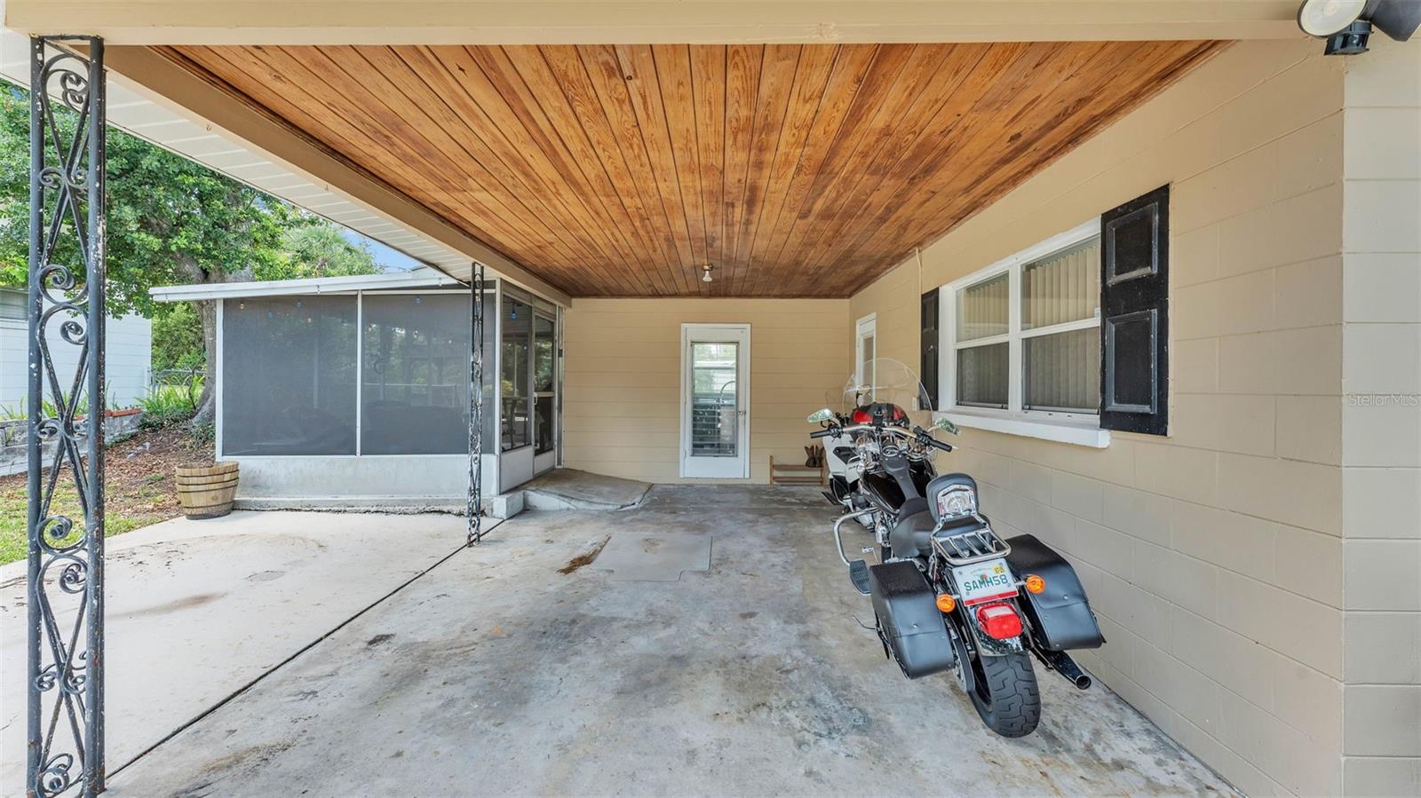 Image 32 of 42 For 616 Oriole Drive
