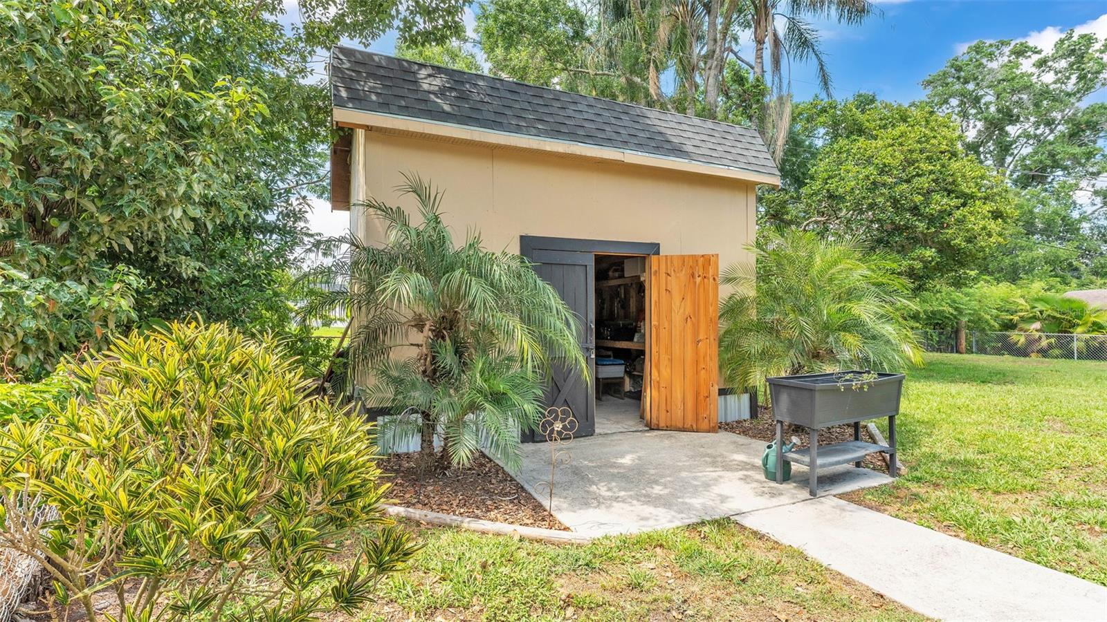 Image 36 of 42 For 616 Oriole Drive