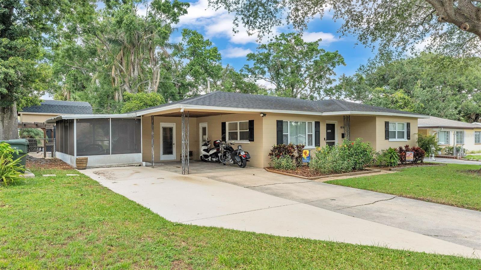 Image 4 of 42 For 616 Oriole Drive