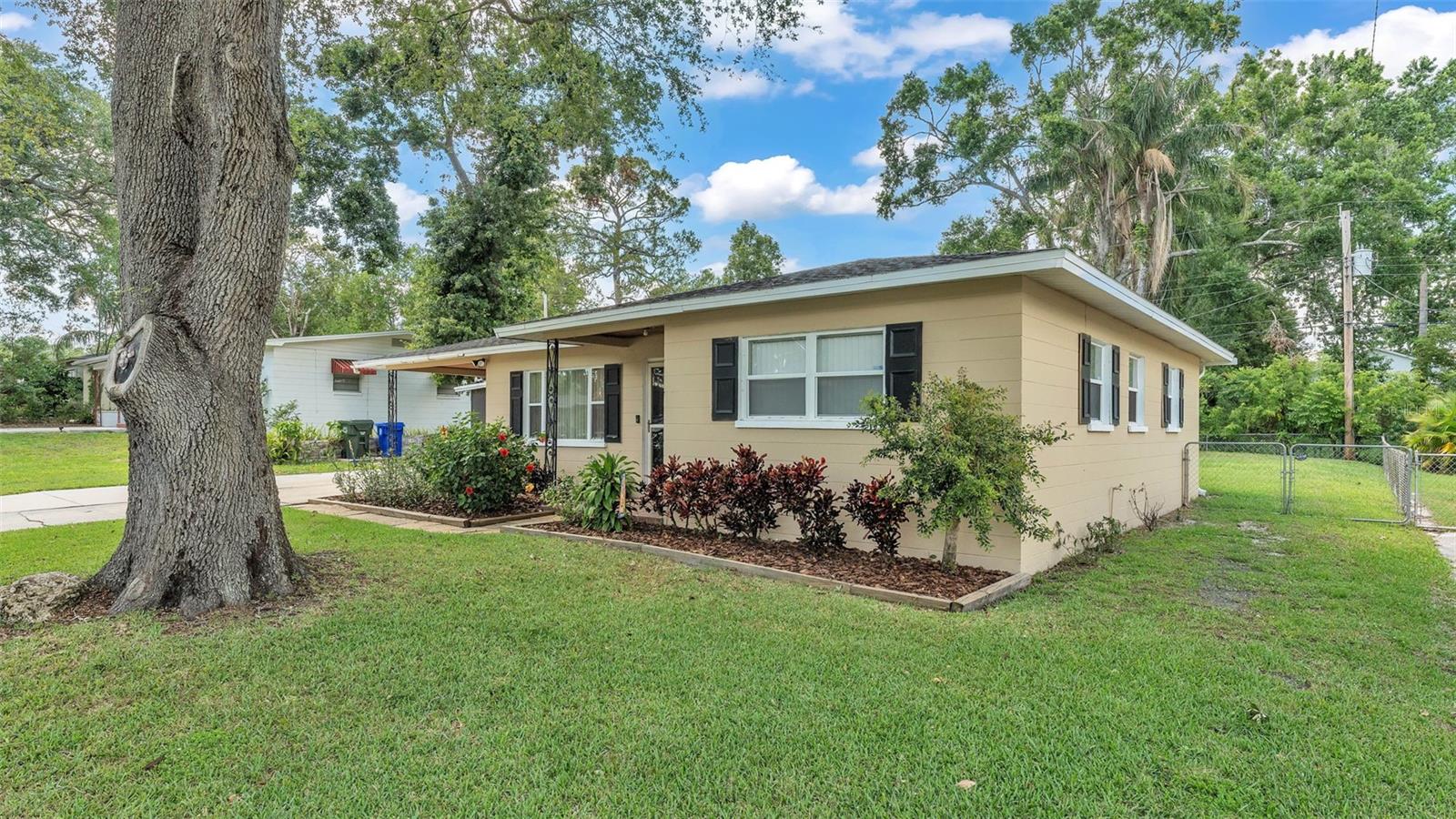 Image 6 of 42 For 616 Oriole Drive