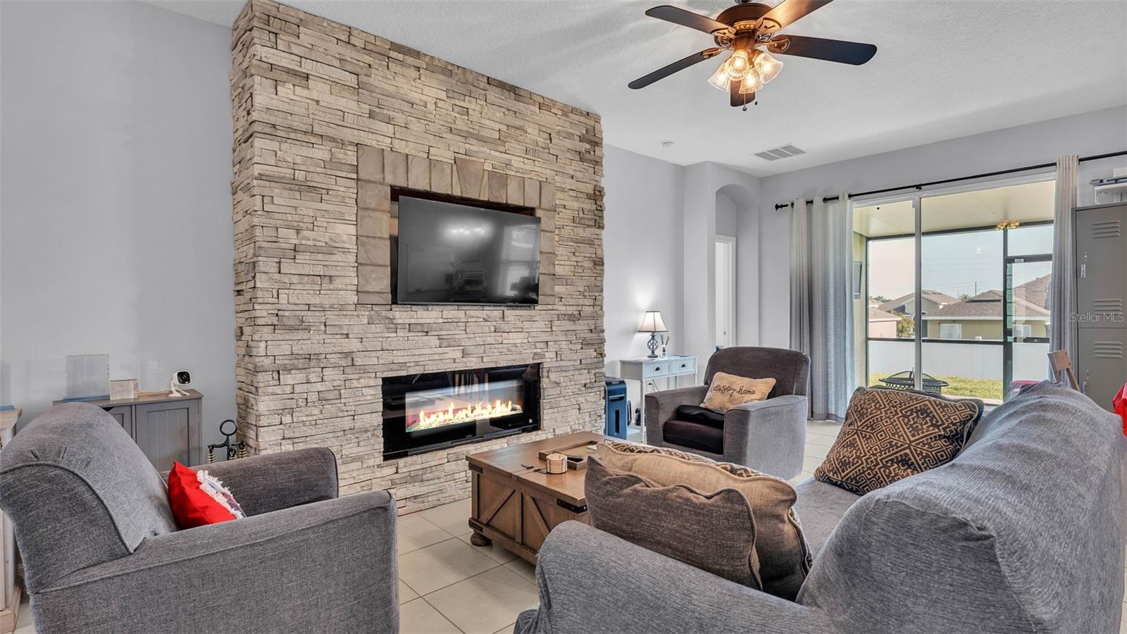 Image 14 of 46 For 428 Aragosa Drive