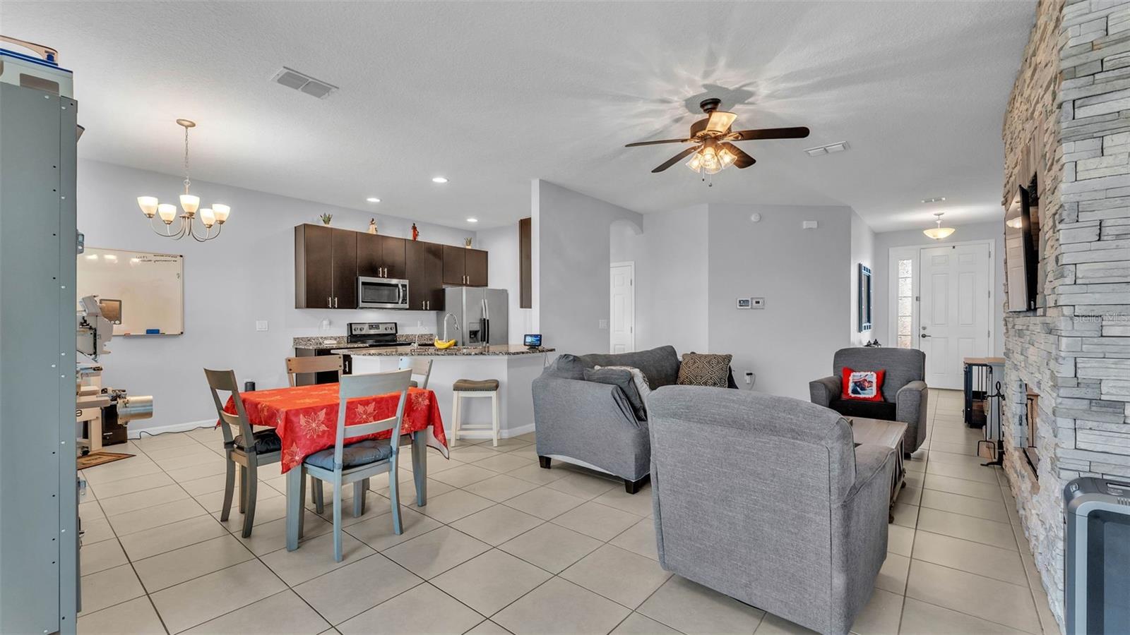 Image 17 of 46 For 428 Aragosa Drive