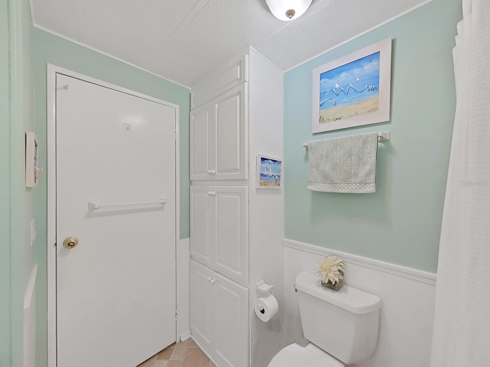 Image 32 of 48 For 4859 Foxwood Blvd