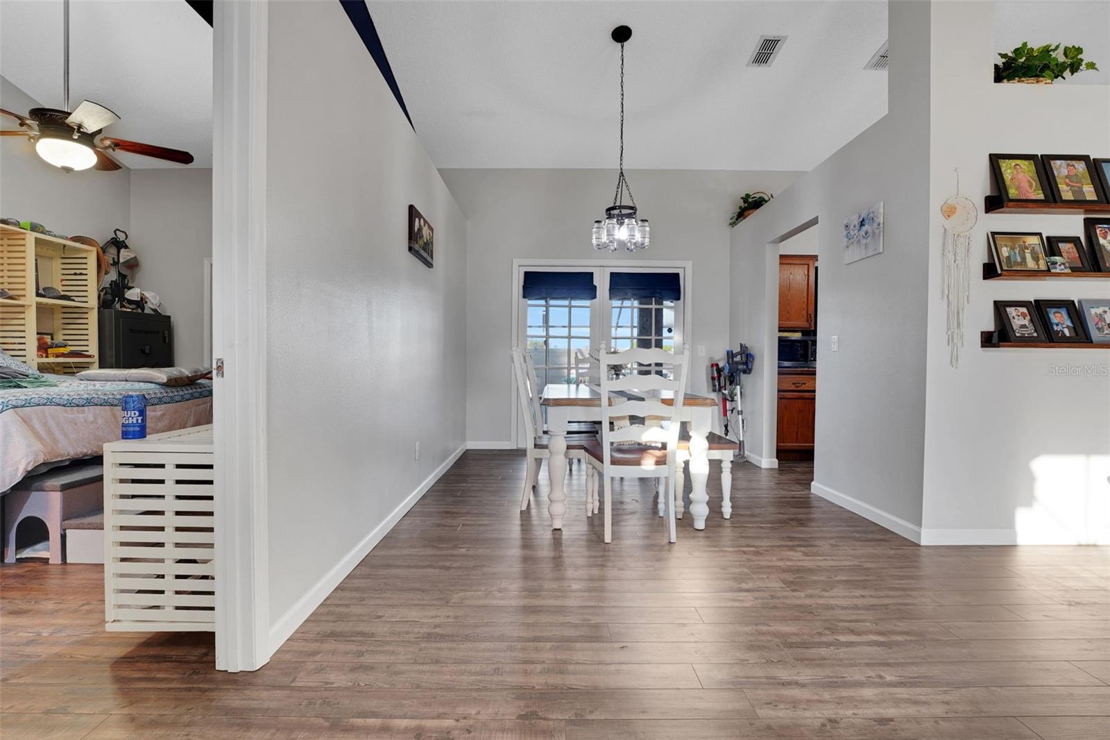 Image 20 of 50 For 505 8th Street S