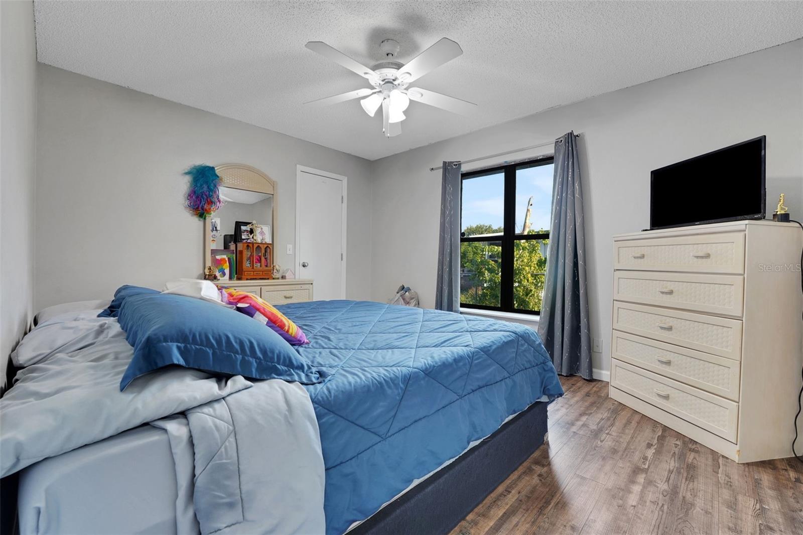 Image 37 of 50 For 505 8th Street S