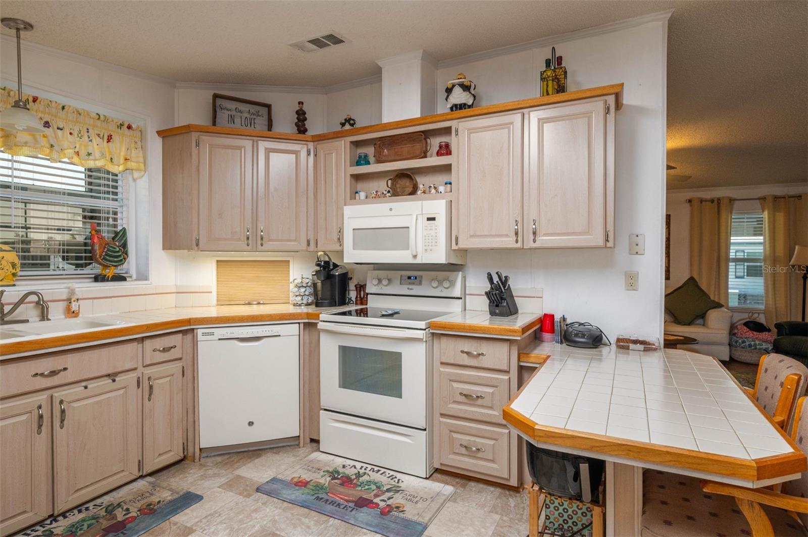 Image 18 of 55 For 8664 Breeze Hill Drive