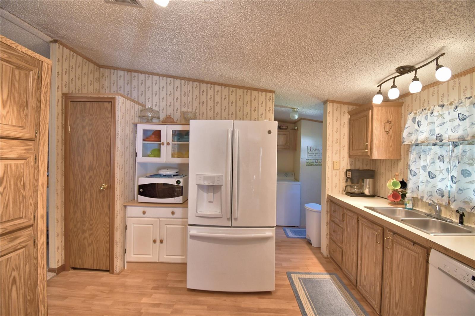 Image 10 of 76 For 5709 Lake Fox Drive
