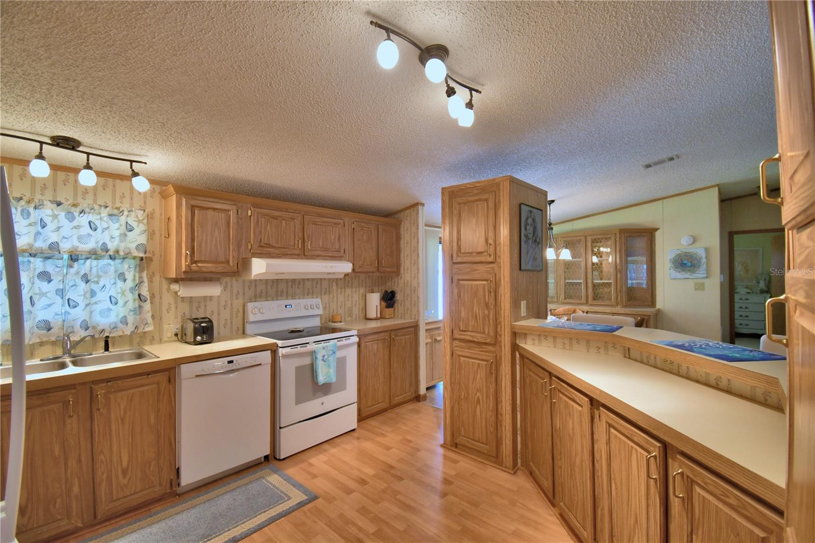 Image 37 of 76 For 5709 Lake Fox Drive