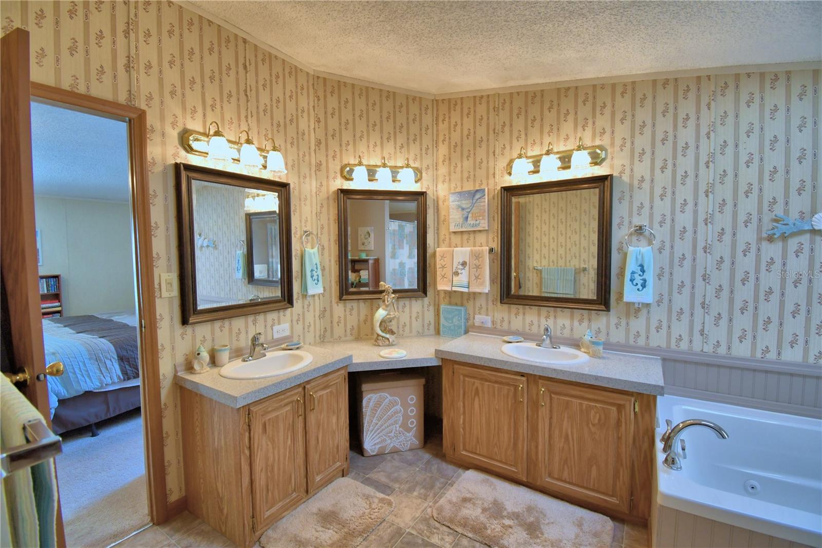 Image 41 of 76 For 5709 Lake Fox Drive