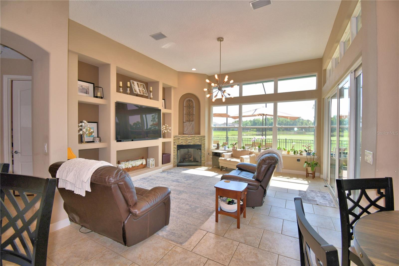 Image 16 of 67 For 2340 Pinehurst Court